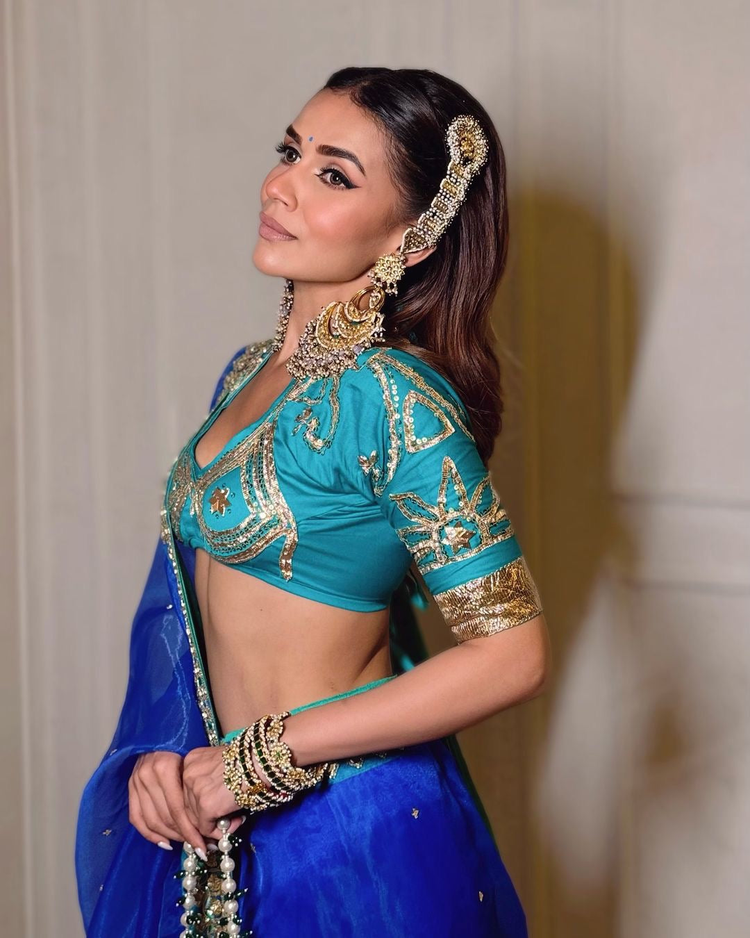 Firozi Phool Angi